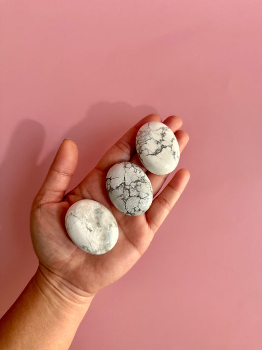 Howlite Palm Stone