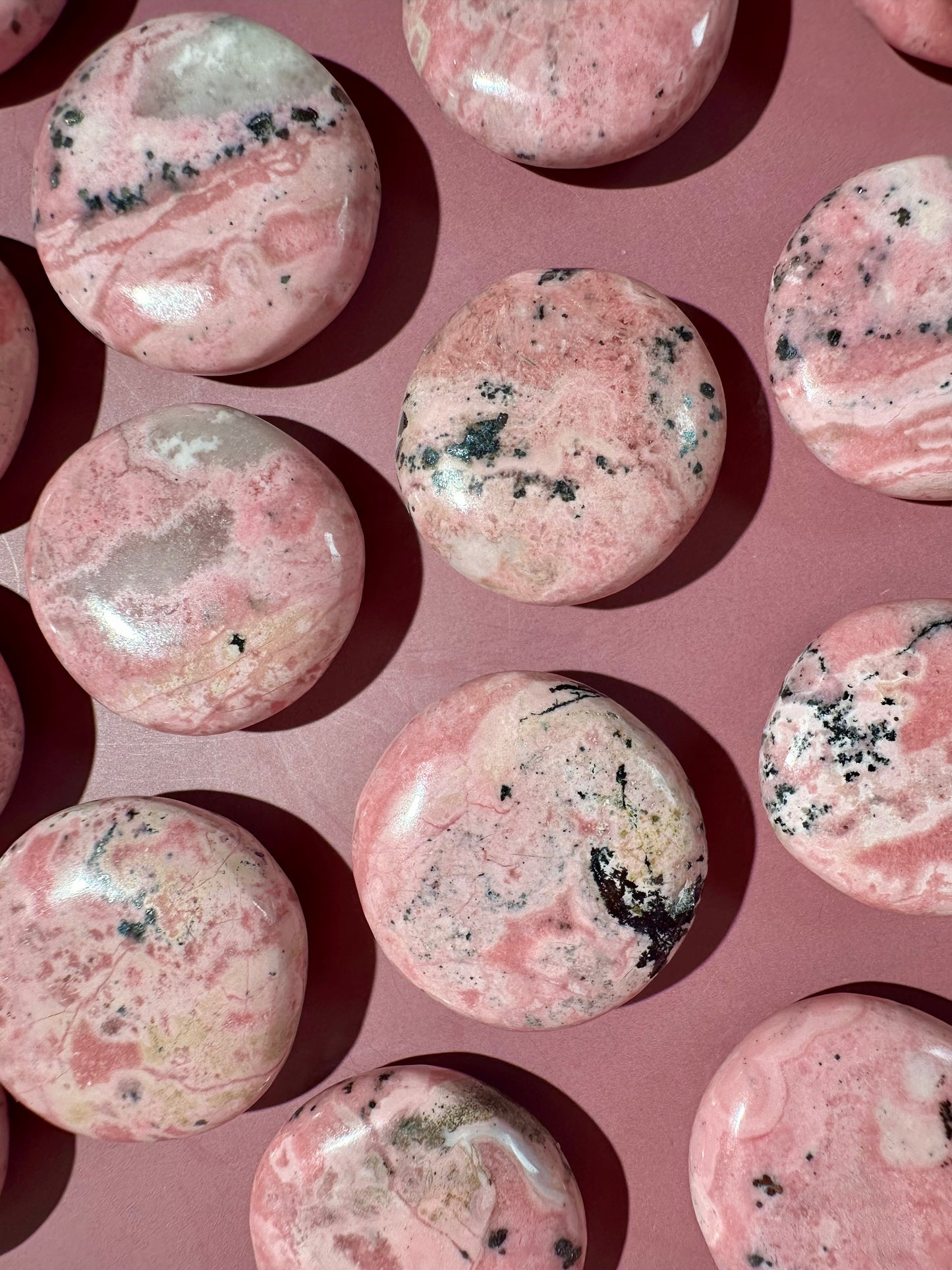 Rhodonite Mini Round Flat Palm