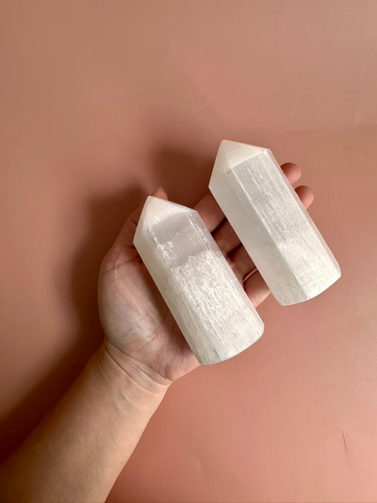 Medium Satin Spar (Selenite) Tower