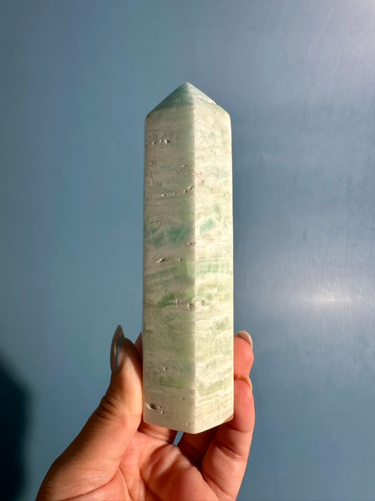 Caribbean Calcite Tower – Option B | Dreamwork, Serenity & Coastal Calm Crystal