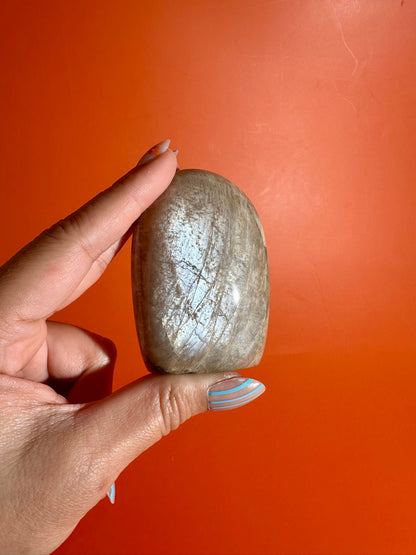 Peach Moonstone Standing Freeform – Option D | Self-Love, Intuition & Serene Energy Crystal