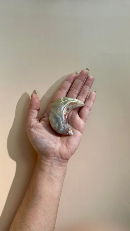 Flower Agate Crescent Moon – Option C