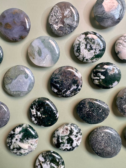 Moss Agate Mini Flat Palm