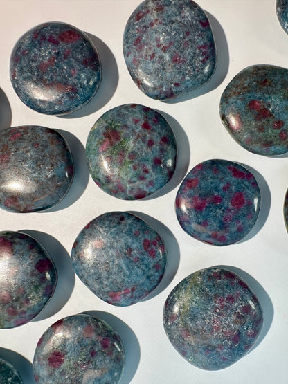 Ruby Kyanite Mini Round Flat Palm