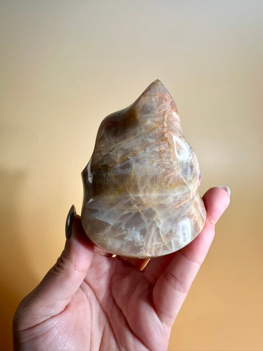 Peach Moonstone Flame – Option A | New Beginnings, Intuition & Feminine Energy Crystal