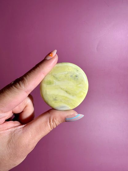 Green Serpentine Round Flat Palm