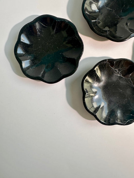 Small Black Marble Scalloped Dish