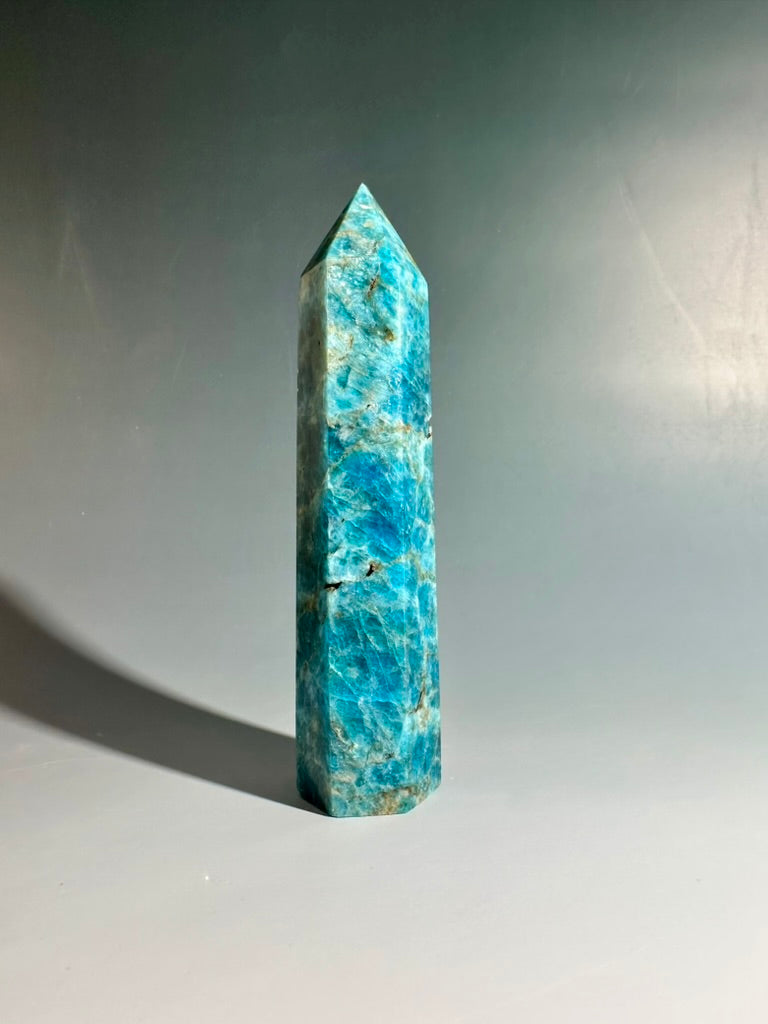 Blue Apatite Tower – Option C | Collector Crystal, Intuition & Personal Growth