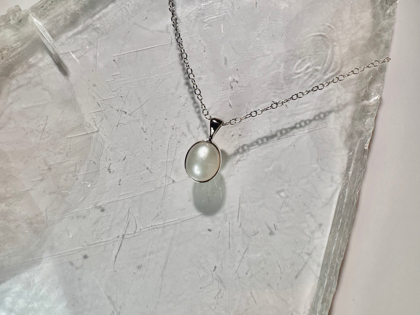 925 Sterling Silver Pearl Oval Bezel Pendant Necklace