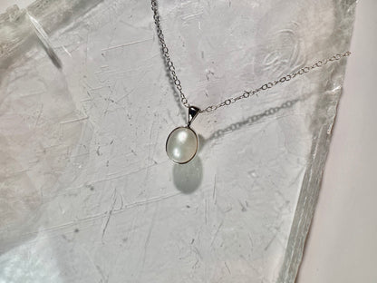 925 Sterling Silver Pearl Oval Bezel Pendant Necklace