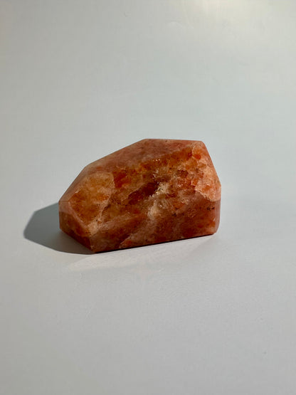 Sunstone Gusher – Option A | Joy, Confidence & Positive Energy Crystal