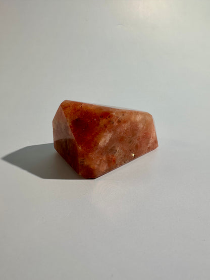 Sunstone Gusher – Option A | Joy, Confidence & Positive Energy Crystal