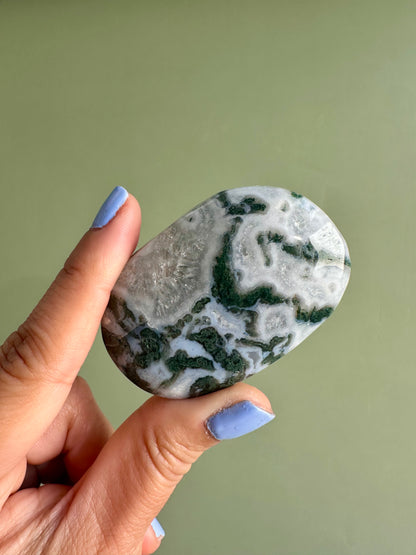 Moss Agate Palm Stone