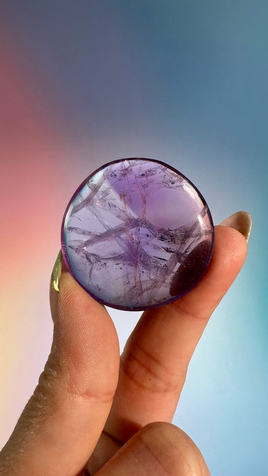 Light Amethyst Round Flat Palm