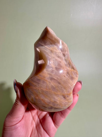 Peach Moonstone Flame – Option E | Collector Crystal, New Beginnings & Inner Peace