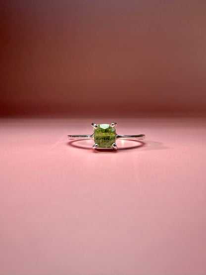 925 Sterling Silver Solitaire Cushion Faceted Peridot 4-Prong Tapered Band Ring