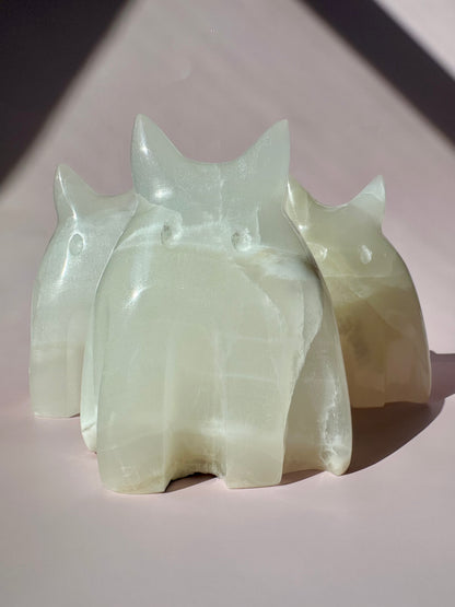 Hand-Carved White Onyx Kitty Cat Ghost