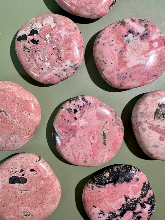 Rhodonite Round Flat Palm