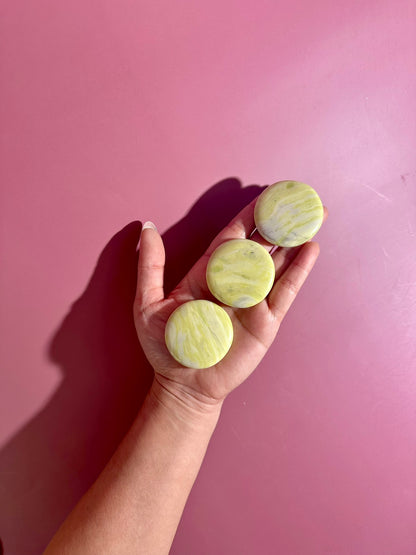 Green Serpentine Round Flat Palm