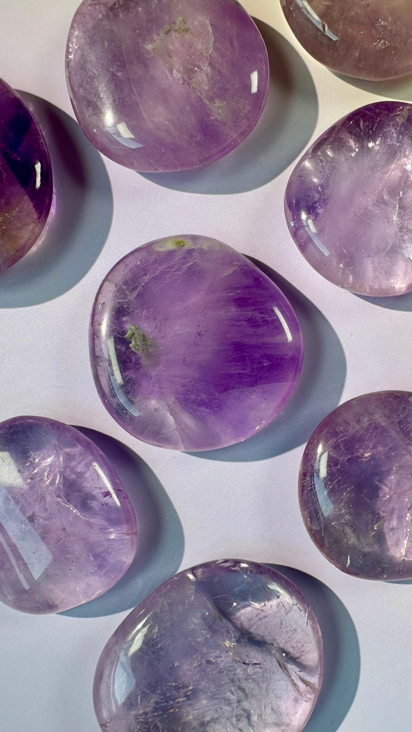 Light Amethyst Round Flat Palm
