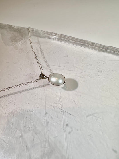 925 Sterling Silver Pearl Oval Bezel Pendant Necklace