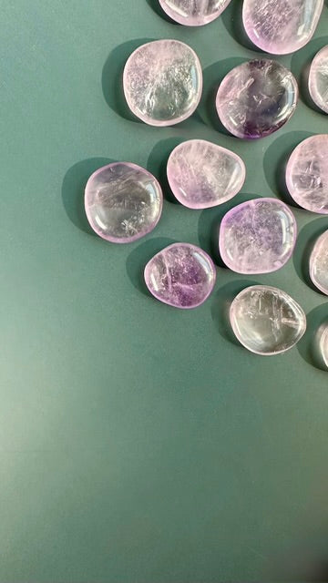 Light Amethyst Mini Round Flat Palm