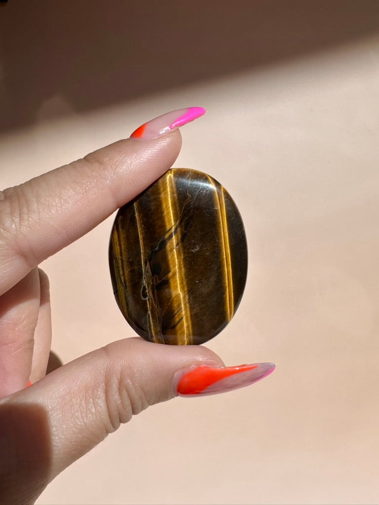 Tiger’s Eye Flat Palm