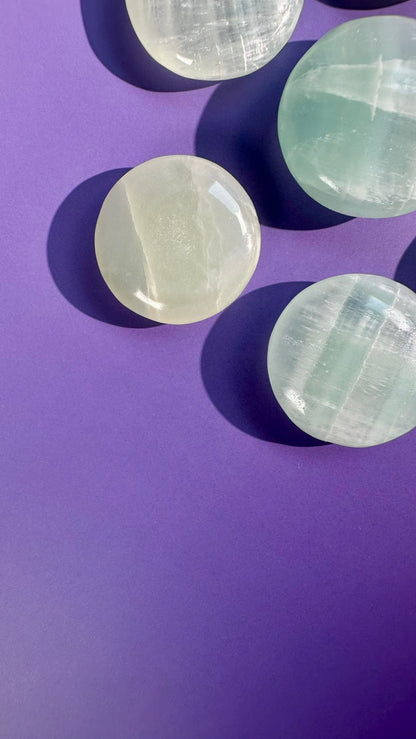 Pistachio Calcite Round Flat Palm