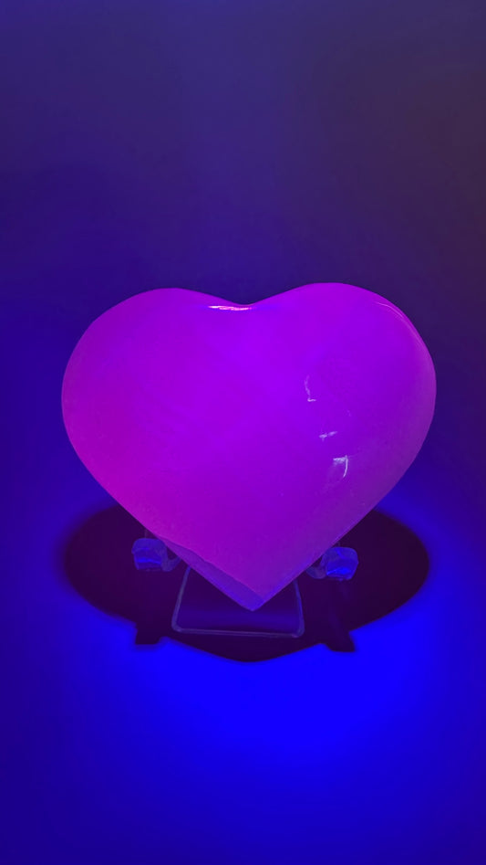 Pink Calcite Heart UV Reactive – Option D