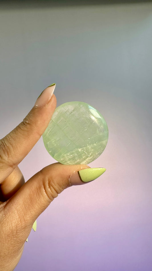 Pistachio Calcite Round Flat Palm