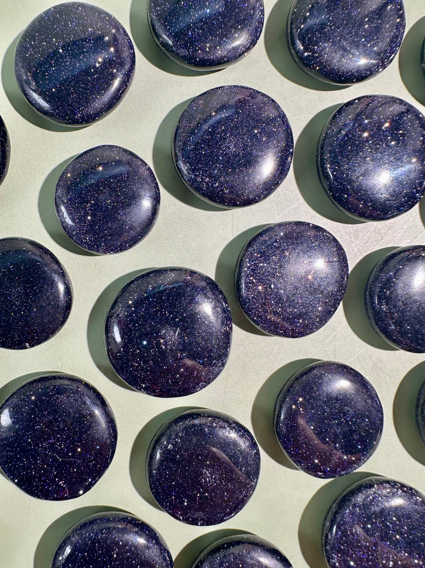 Blue Goldstone Mini Round Flat Palm