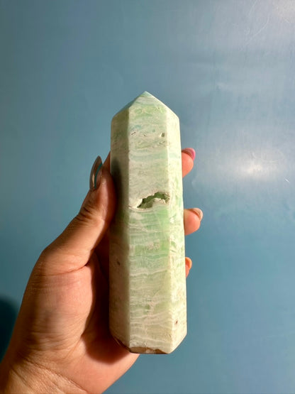 Caribbean Calcite Tower – Option B | Dreamwork, Serenity & Coastal Calm Crystal