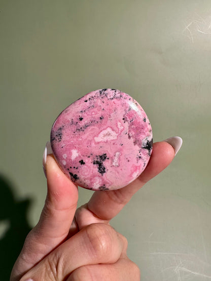 Rhodonite Round Flat Palm
