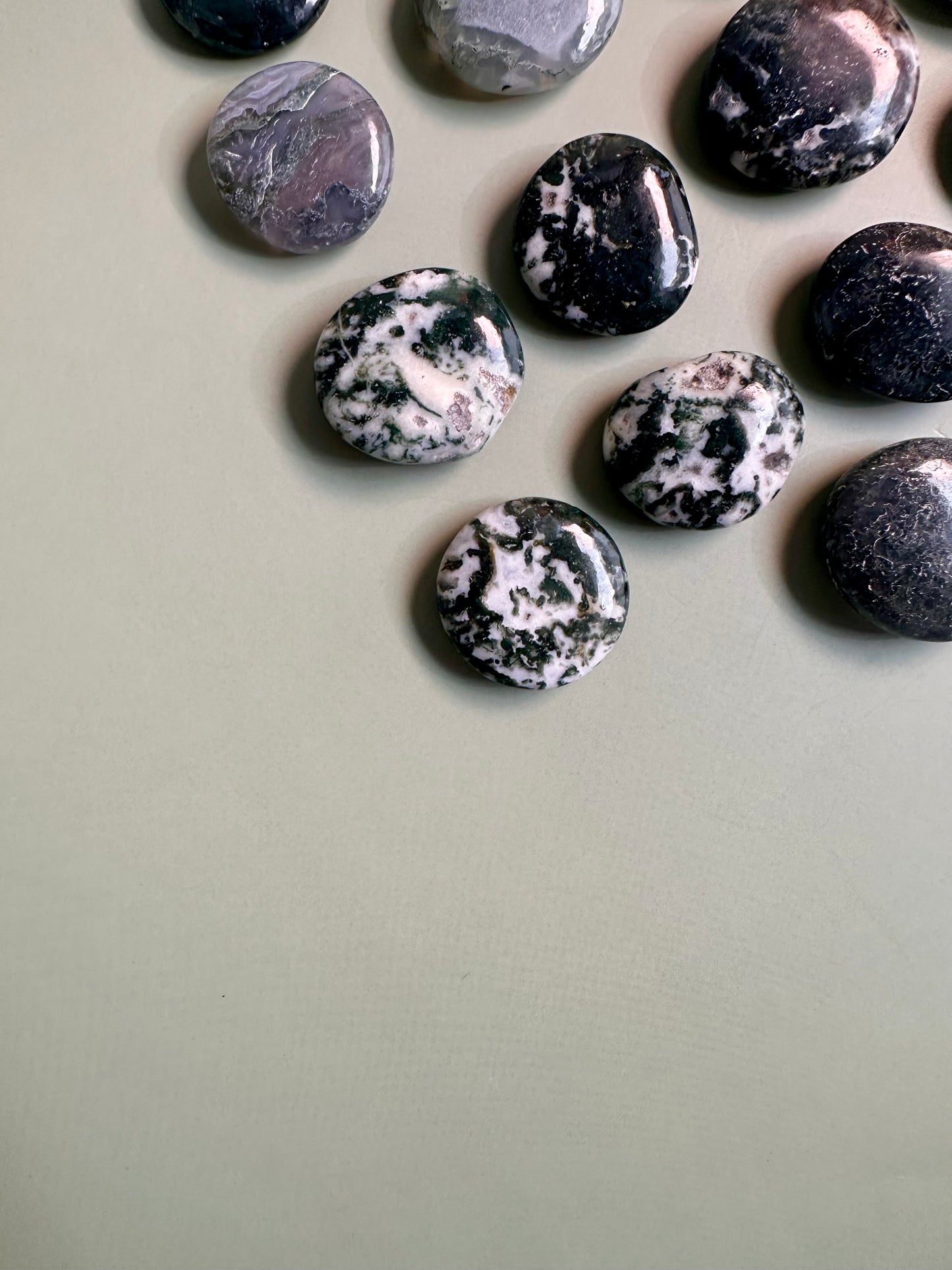 Moss Agate Mini Flat Palm