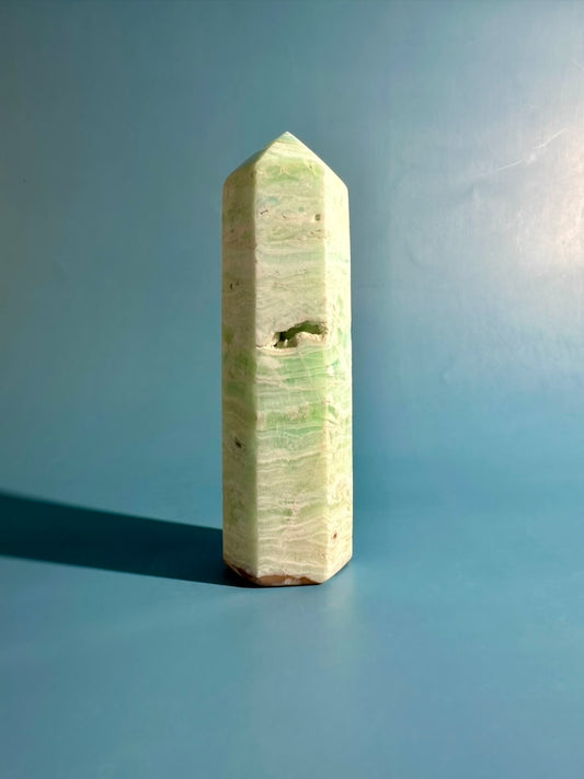 Caribbean Calcite Tower – Option B | Dreamwork, Serenity & Coastal Calm Crystal