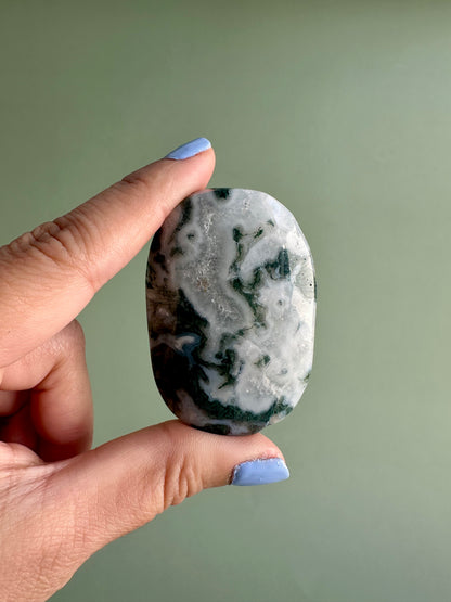 Moss Agate Palm Stone