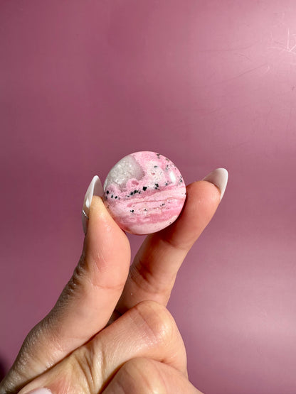 Rhodonite Mini Round Flat Palm