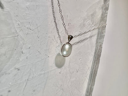 925 Sterling Silver Pearl Oval Bezel Pendant Necklace