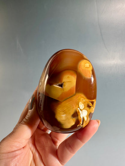 Carnelian Orca Agate Freeform – Option A | Courage, Grounding & Collector Crystal