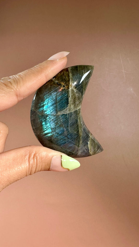 Small Blue Flash Labradorite Crescent Moon – Option C