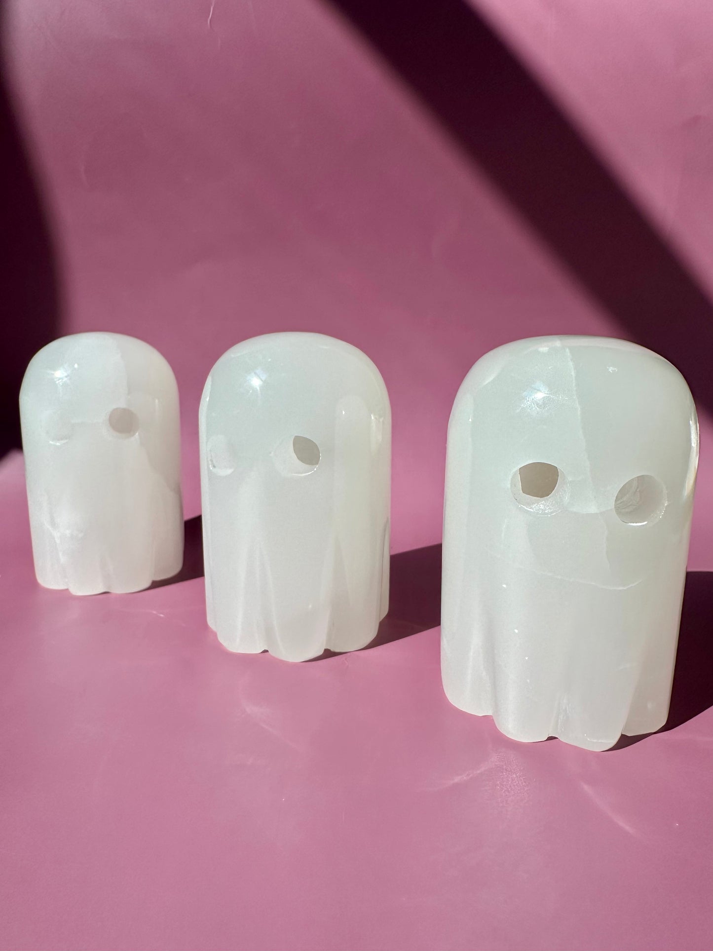 Hand-Carved Onyx Ghost Carving with Wooden Lamp Base – LED Color-Changing Light