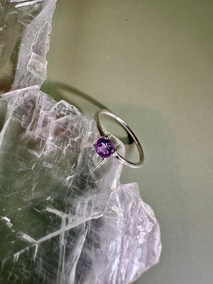 925 Sterling Silver Solitaire Round Faceted Amethyst 4-Prong Ring