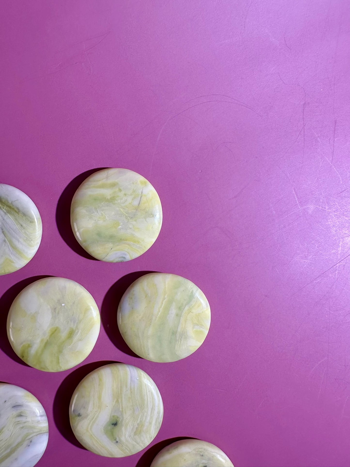 Green Serpentine Round Flat Palm