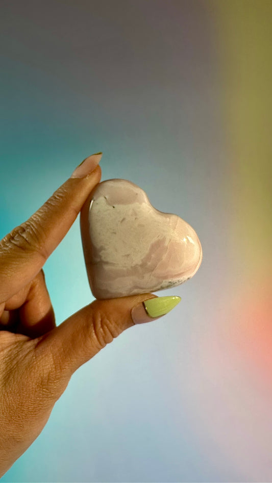 Peruvian Pink Mangano Calcite Heart UV Reactive – Option A
