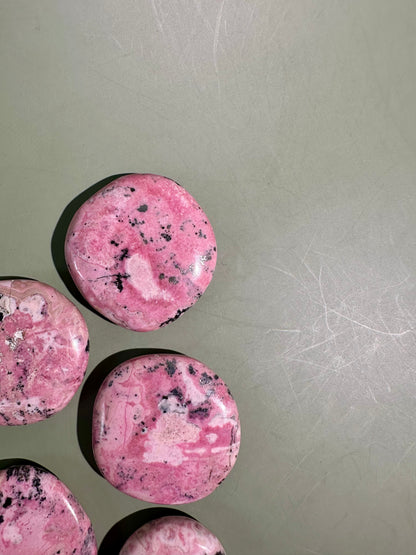 Rhodonite Round Flat Palm