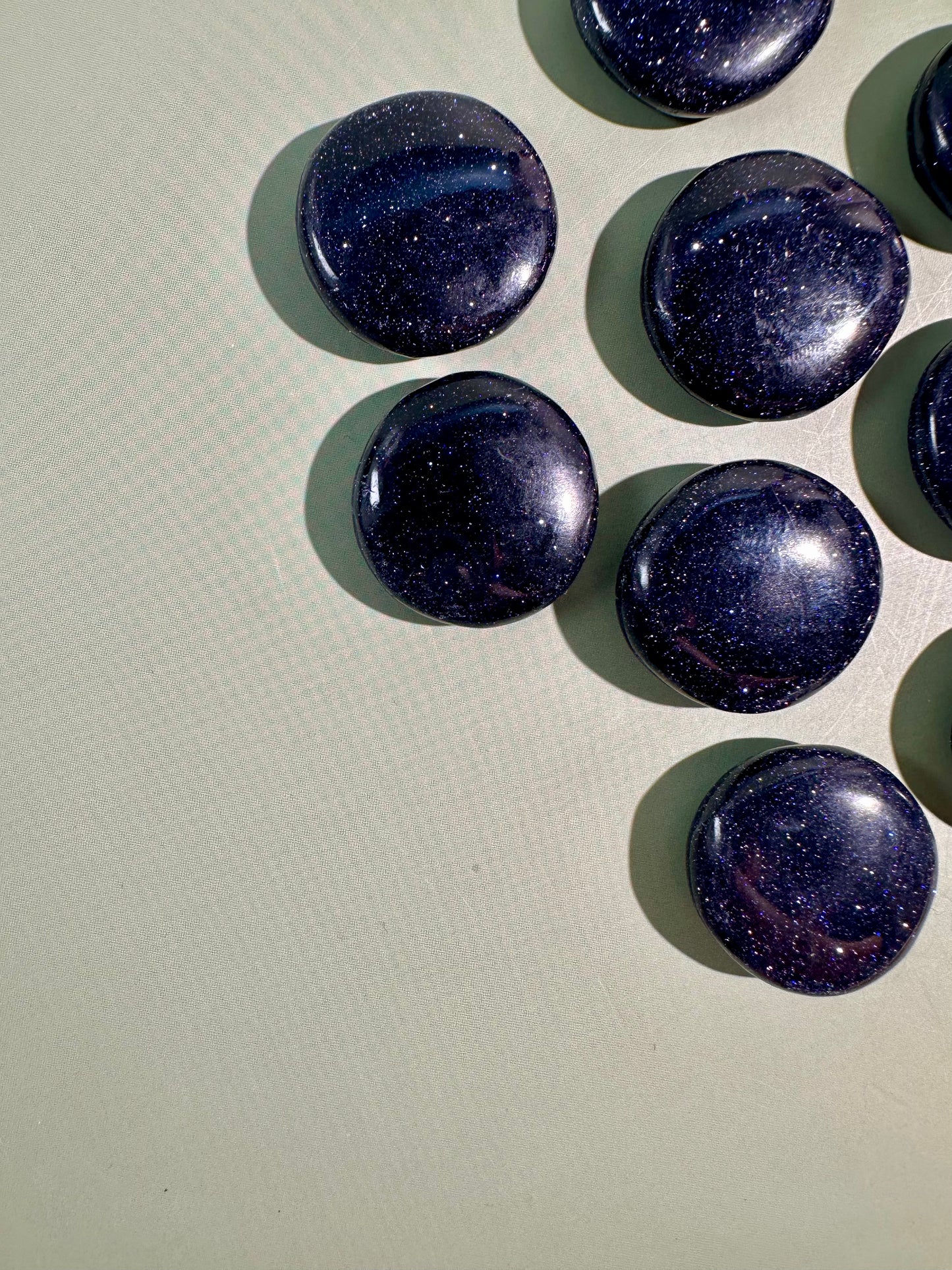Blue Goldstone Mini Round Flat Palm