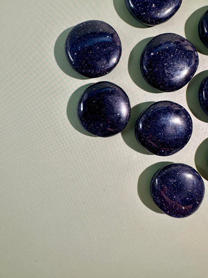 Blue Goldstone Mini Round Flat Palm