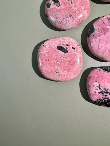 Rhodonite Round Flat Palm
