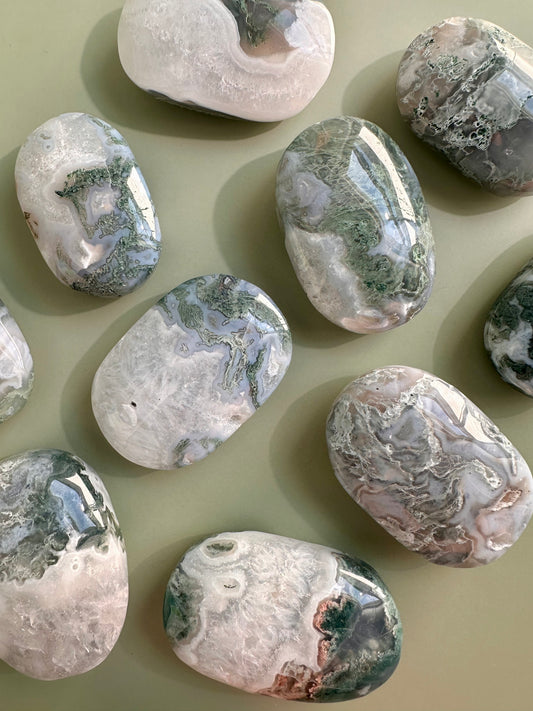 Moss Agate Palm Stone