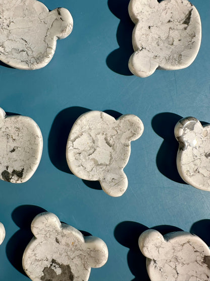 Howlite Bear Worry Stone | Calming Pocket Crystal